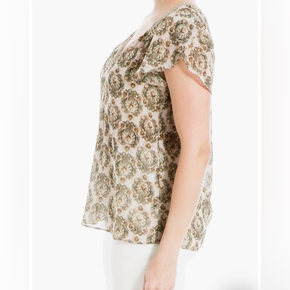 NWT MAX STUDIO Tulip Sleeve Dot Top - Picture 3 of 5